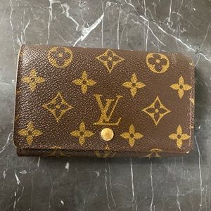 LOUIS VUITTON Monogram Porte Monnaie Billets Tresor Bifold Wallet